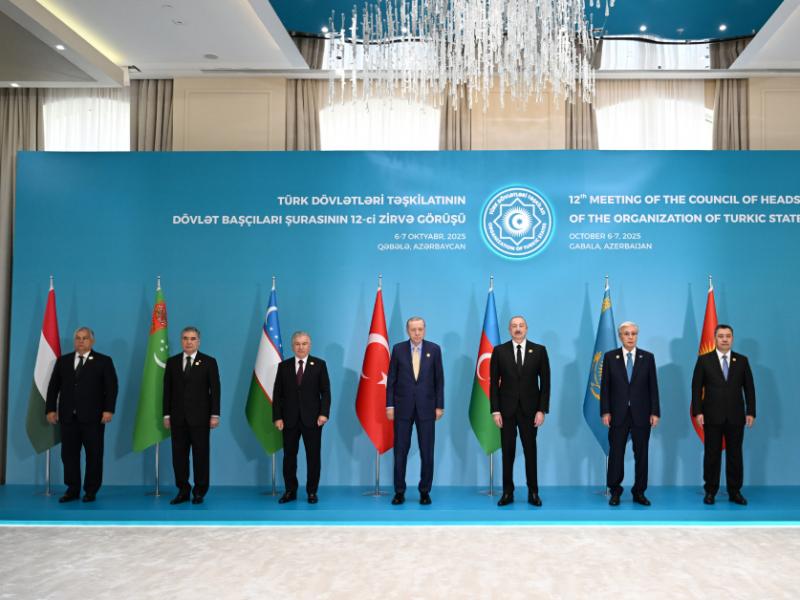 Prezident İlham Əliyev Qəbələdə TDT-nin Dövlət Başçıları Şurasının 12-ci Zirvə Görüşündə iştirak edən dövlət və hökumət başçılarını qarşılayıb